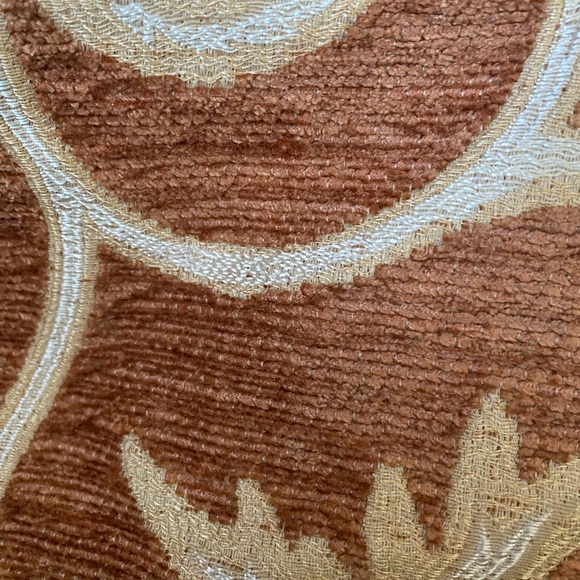 Rustic golden decorative pillow with fringe fancy and embroidered - Picture 9 of 10